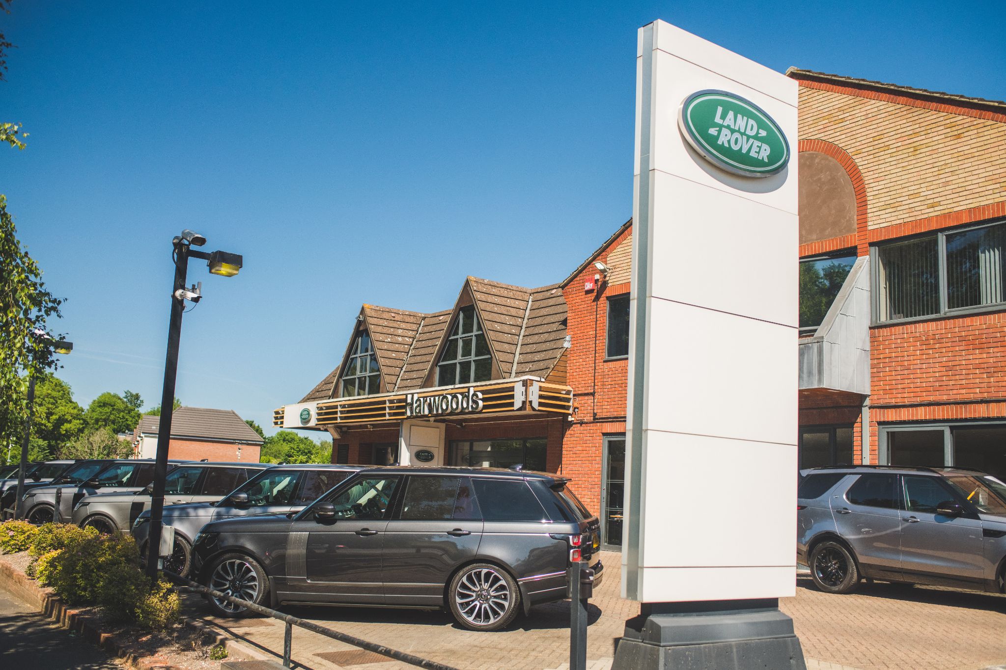 Harwoods Land Rover Croydon, Surrey Car dealership in Coulsdon AutoTrader